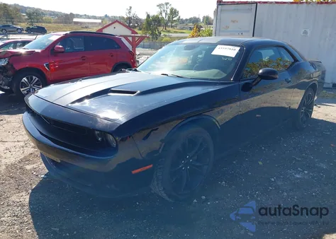 2016 Dodge Challenger Sxt z USA, uszkodzony, nr VIN 2C3CDZAG8GH236584